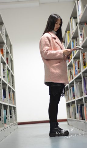 织梦行影@NO.040-第三十九期 校园图书馆小美女打底裤马丁靴白袜美脚（校园）[165P]