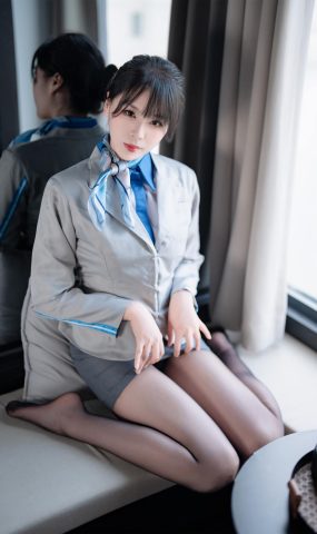 轩萧學姐 – 空姐室内黑丝[42P]