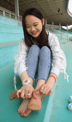 自由摄影 No.002 我为我喜欢的袜子代言 [102P]