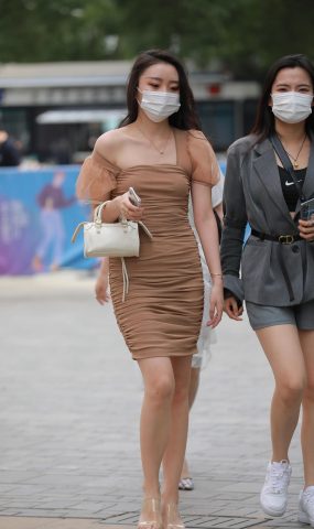 唯美街拍 NO.1259 四九城嘎子街拍作品 – 美腿高跟小解解[64P]