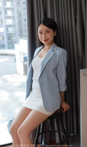 [IESS异思趣向] 2024.12.20 丝享家1929：小婕《蓝色至服（上）》[89P]