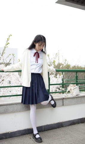 [森萝财团写真] JKFUN-001 甜米 纯纯的白丝XUE妹 在现浏览