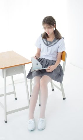 [森萝财团写真] JKFUN-039 白丝网鞋合辑-1 在现浏览