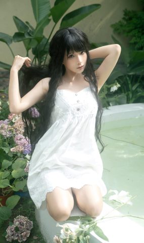 蠢沫沫  – 白吊带[36P]