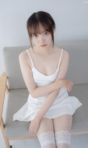 [森萝财团写真] JKFUN-044 百圆定制1-5 白色吊带裙 Aika 在现浏览