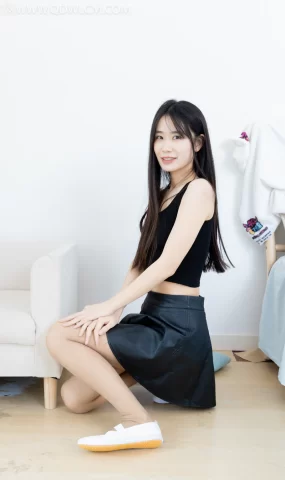 勿恋传媒 NO.2624 菜菜-布鞋、薄灰丝、裸足[161P]