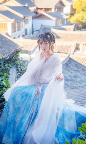 兔子Zzz不吃胡萝卜 – 丽江屋顶 [22P]