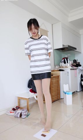 [BoBoSocks袜啵啵]积分限定作品 NO.001 小甜豆-平底鞋、厚黑丝、厚肉丝、踩东西剧情[44P]