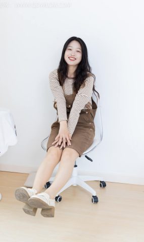 勿恋传媒 NO.2388 小紫-皮鞋、薄肉丝大腿袜[136P]