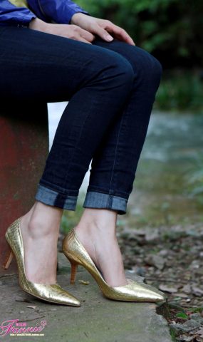 Fannie芬妮每足园 No.139 高跟裸足特写3 [39P]