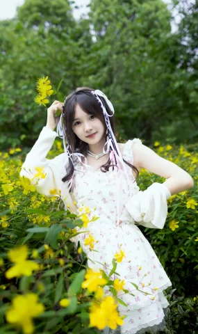 [YITUYU艺图语]2023.07.05 秀球花拍人像 妍妍[22+1P]