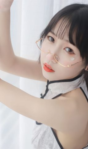 不呆猫  – 人妻旗袍[29P]