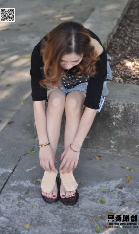 [只糖棉袜] NO.002 婷婷－短裙与薄棉船袜 在现浏览