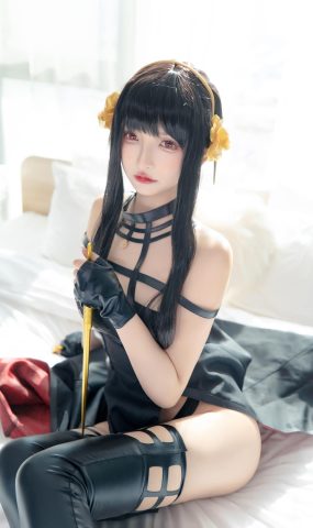 网紅Coser@神楽坂真冬写真《约尔太太你也不想_____》[43P]