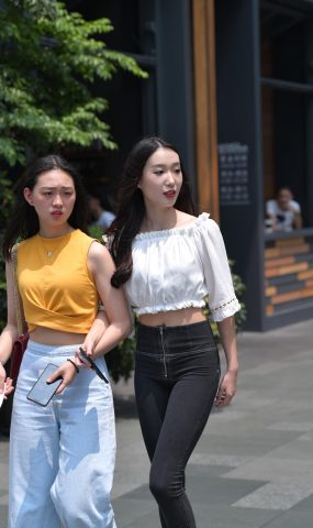 唯美街拍 NO.1265 视觉冲击街拍作品 – 搭讪极品密桃裤小解解[103P]