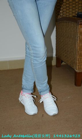 [战前女神] 美腿镁足精品摄影套图 049 (1) [91P]