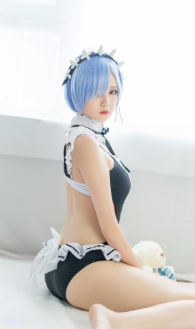 秋楚楚    蕾姆夏日泳装[36P]