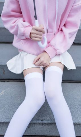 [风之领域] No.001 户外白丝 在现浏览