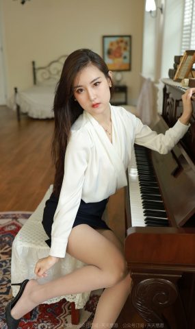 [IESS异思趣向] 耽丝 220724小宝 [83P]