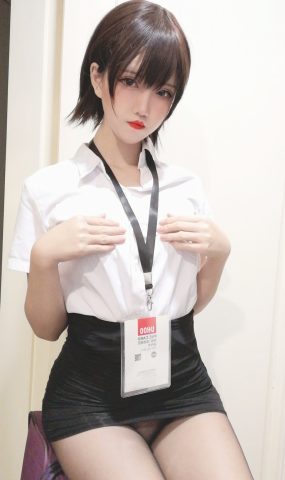 阿薰kaOri – 黑丝OL[45P]