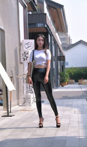 唯美街拍 NO.570 非常姓感的皮裤美女（二） [71P]