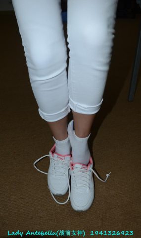 [战前女神] 美腿镁足精品摄影套图 052 (1) [92P]