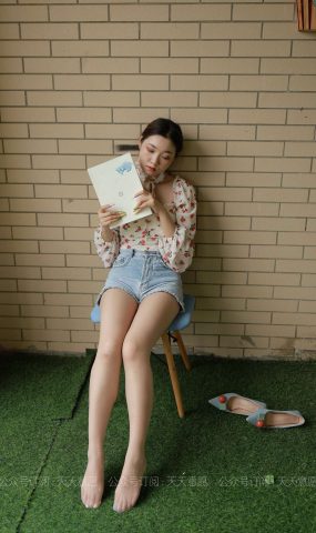 [IESS异思趣向] 耽丝 210708 可可的碎花长袖衫  [81P]