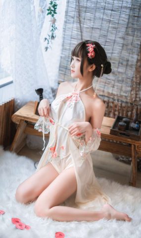 [喵糖映画] VOL.230 少女肚兜 花溪纱 在现浏览