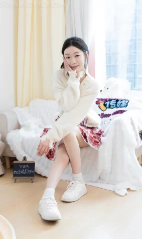 勿恋传媒 NO.2595 水密桃-板鞋、白棉袜、裸足[161P]