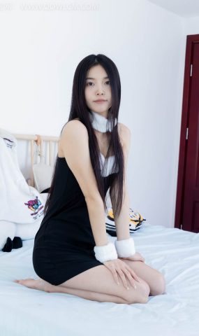 勿恋传媒 NO.2455 茯苓-高跟凉鞋、薄黑丝、裸足、兔女郎[140P]