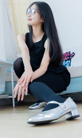 勿恋传媒 NO.2249 小影-低跟鞋、厚黑丝[119P]