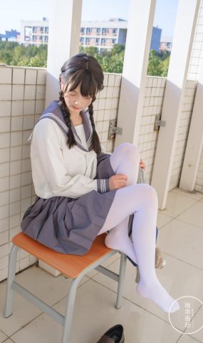 柴系小乖(稚乖画册) – 晴空 赤西夜夜 80D白丝 [71P]