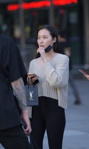 精选街拍作品 NO.1793 红石街拍作品 – 一只白狐[88P]