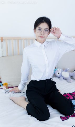 勿恋传媒 NO.2126 茯苓-泛黄的相片[159P]