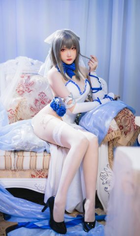 瓜希酱 – 路易九世礼服[22P]