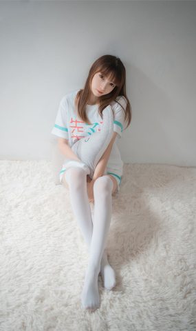 [风之领域] No.068 白丝长筒袜小清新 在现浏览