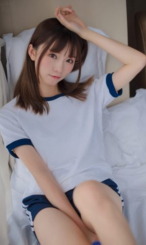 [风之领域] No.109 演绎红色运动服 在现浏览