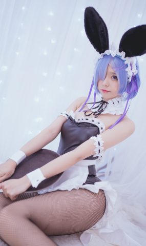 萌系小野妹字w – 蕾姆-兔女郎