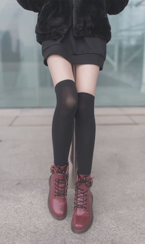 [风之领域] No.145 纤细的黑丝小长腿 在现浏览