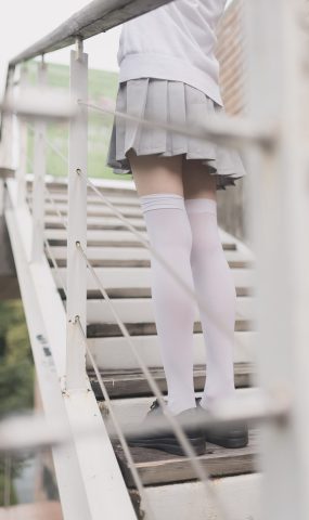 [风之领域] No.190 踏青的白丝美少女 在现浏览