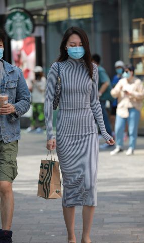 唯美街拍 NO.1228 玻璃街拍作品 – 连衣裙高挑女朋友[75P]