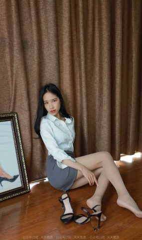 [IESS异思趣向] 耽丝 211205 地板上的黑色凉鞋美子 [89P]