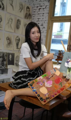 青柠映画 NO.052 – 芥末 画室短裙[136P]