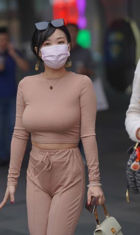 精选街拍作品 NO.1944 身材超绝的美少妇套图[84P]