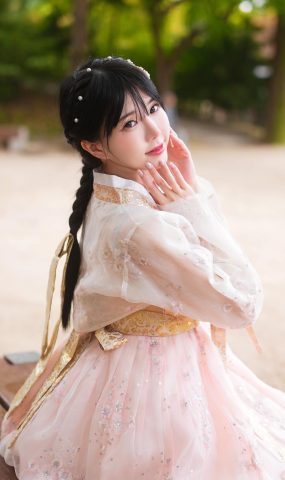 Sally Dorasnow – New Year Hanbok[20P]