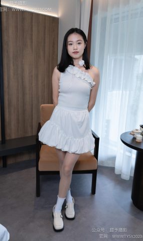 甜予摄影 NO.106期：齐齐澜澜-皮鞋、板鞋、黑丝、肉丝 （均脚尖透明）、白棉袜（齐齐）、脏白棉袜（澜澜））[77P]