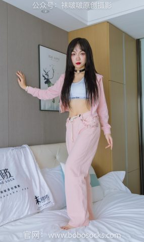 [BoBoSocks袜啵啵]NO.141 周周-运动鞋、白棉袜、裸足 (2) [56P]