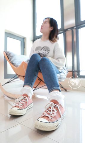 [誉铭传媒]袜足摄影 2022年《2022微信群第3套》[100P]