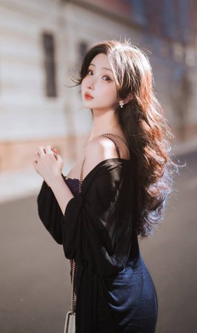 rioko凉凉子(肉扣热热子) – 美艳小妈[13P]