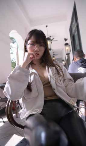 唯美街拍 NO.1088 皮裤-一个抽电子烟的女人 (8) [84P]